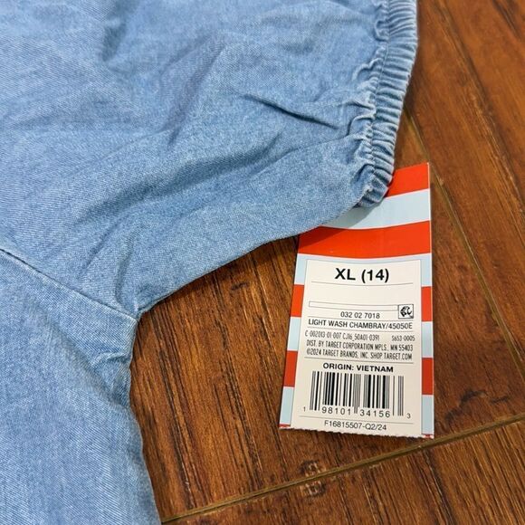 NWT Cat & Jack Size XL (14) Blue Short Sleeve Light Wash Chambray Woven Top - Picture 4 of 6